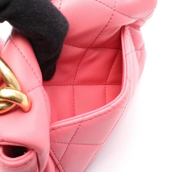 Chanel Matelasse Leather Shoulder Bag - Picture 6 of 9